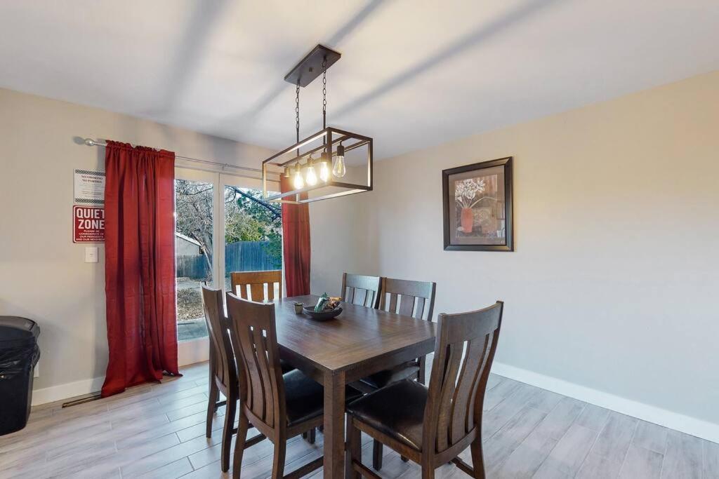 Large Remodeled Home With 5 Bedrooms 4 King Bed Centennial Zewnętrze zdjęcie